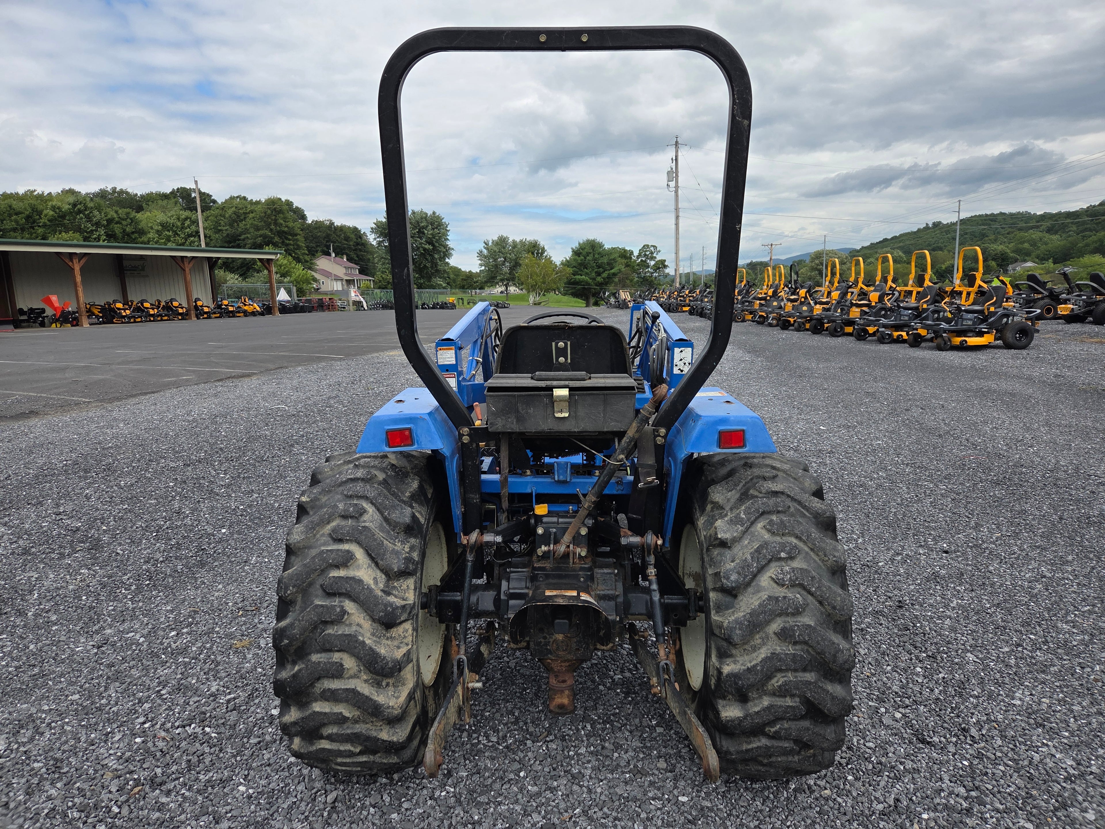 New Holland TC30 tractor w/loader