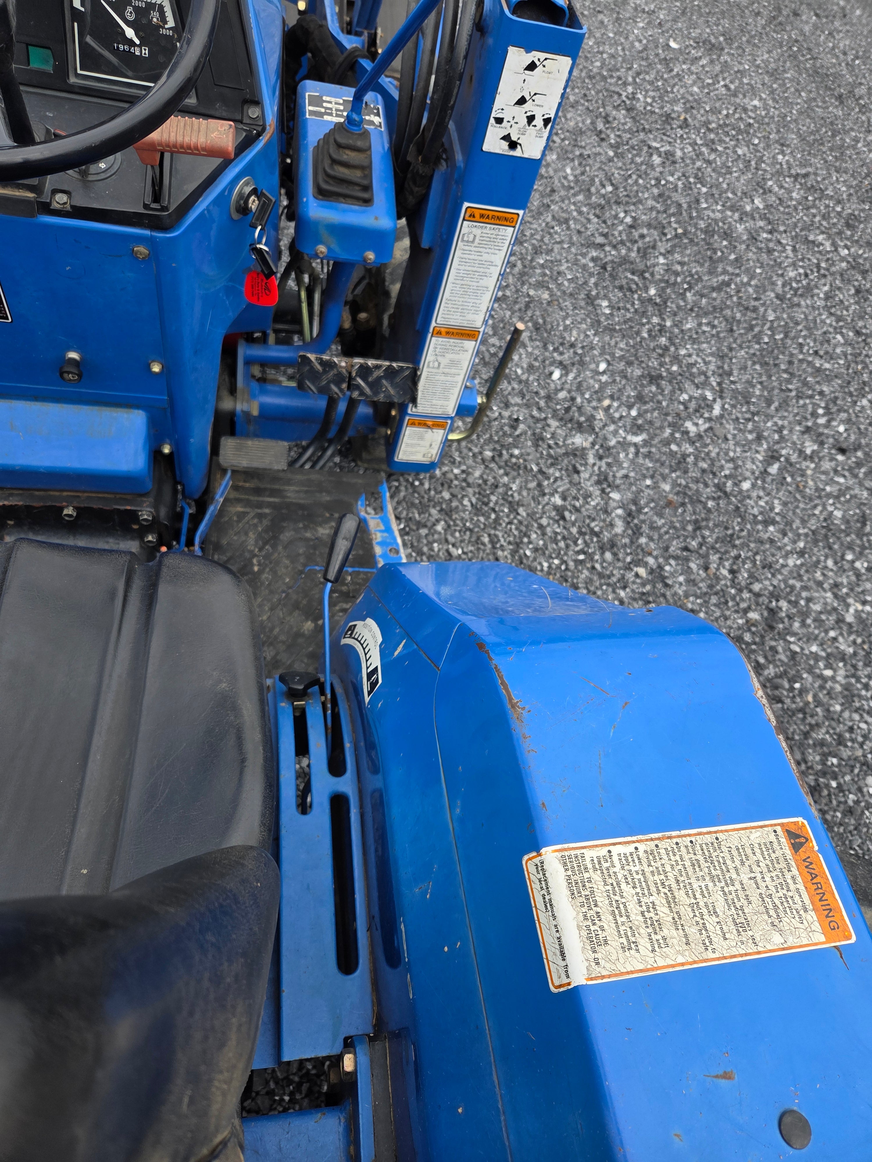 New Holland TC30 tractor w/loader