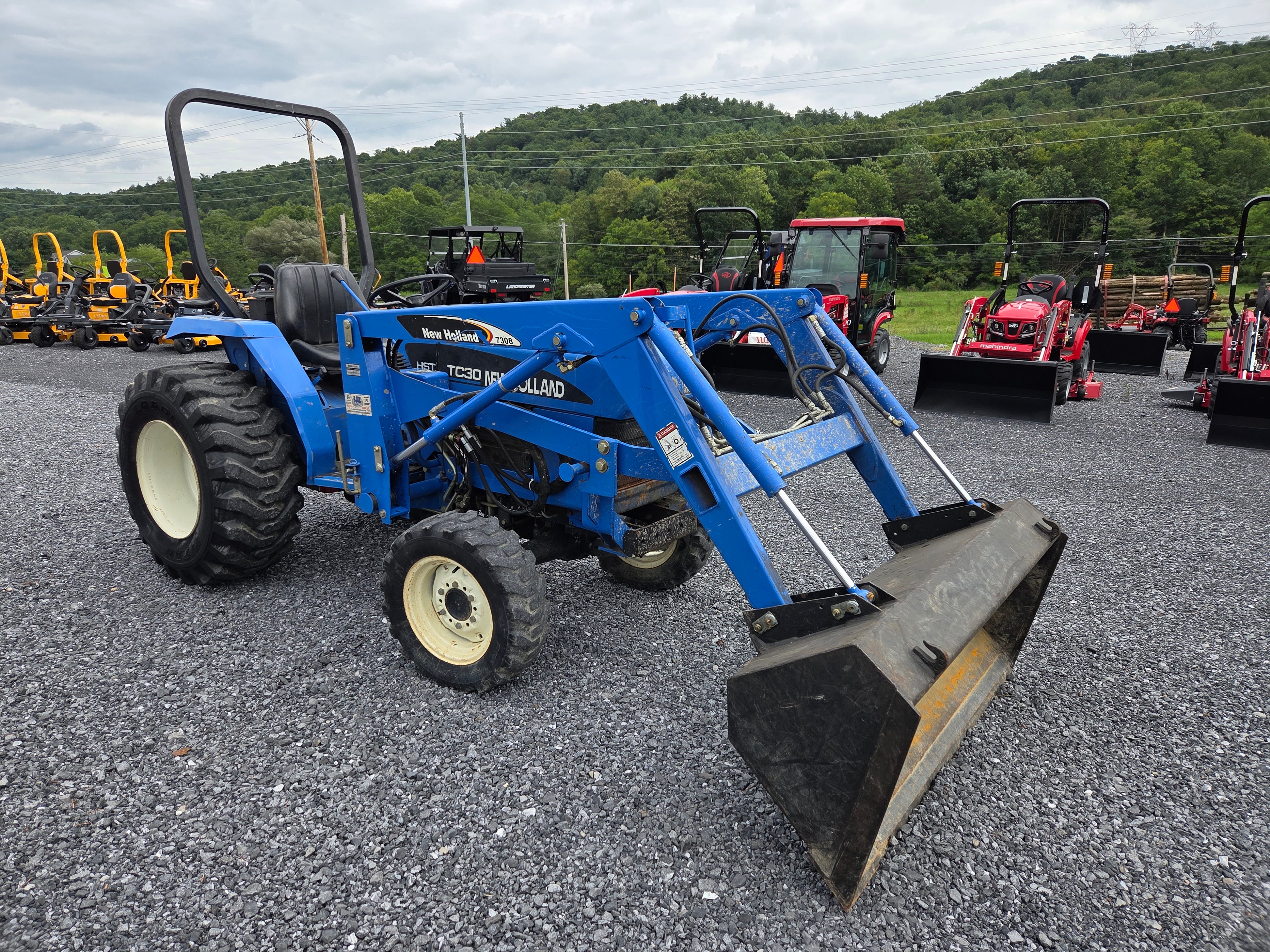 New Holland TC30 tractor w/loader