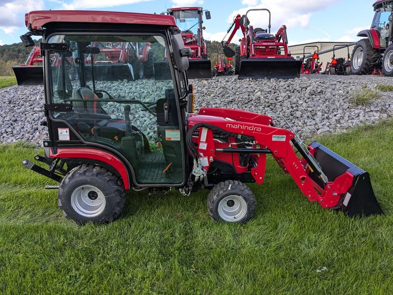 1120 Mahindra Cab HST w/Loader