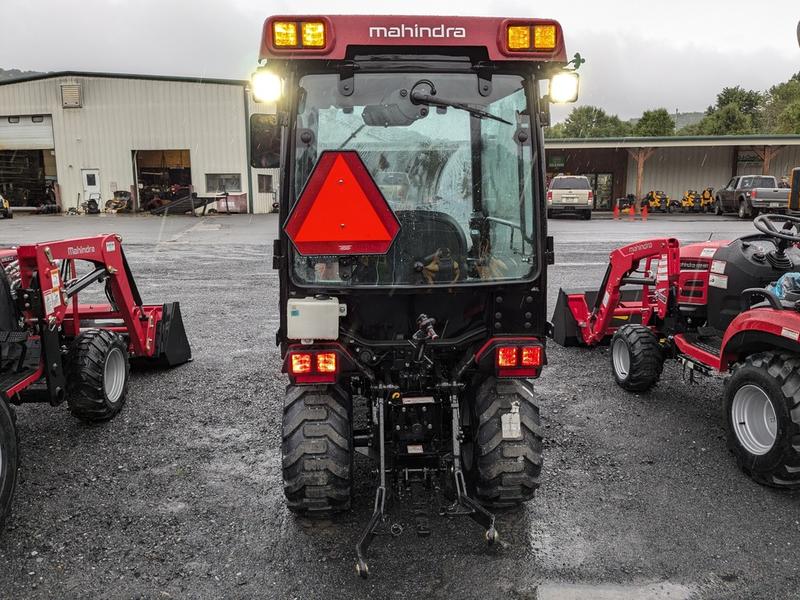 1120 Mahindra Cab HST w/Loader