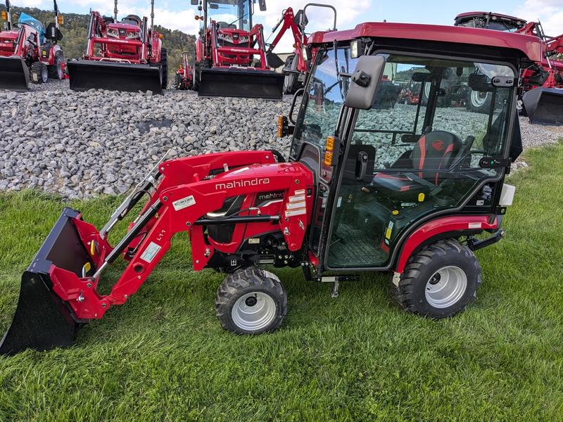 1120 Mahindra Cab HST w/Loader