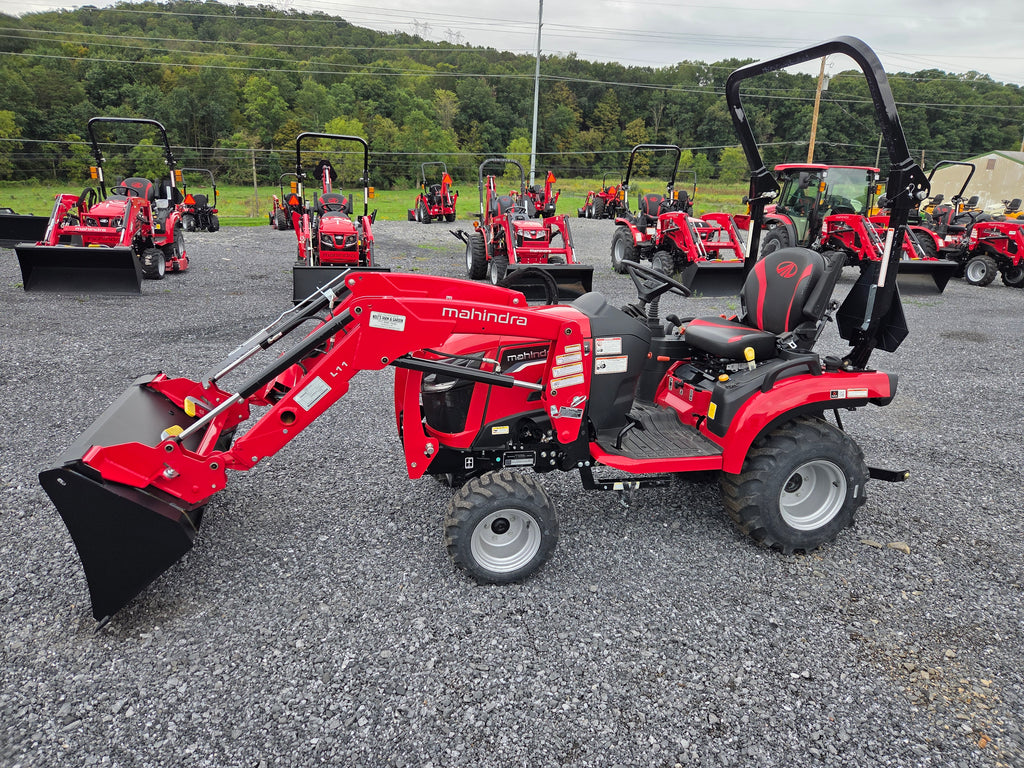 Mahindra 1120 Hst Tractor w/ Loader