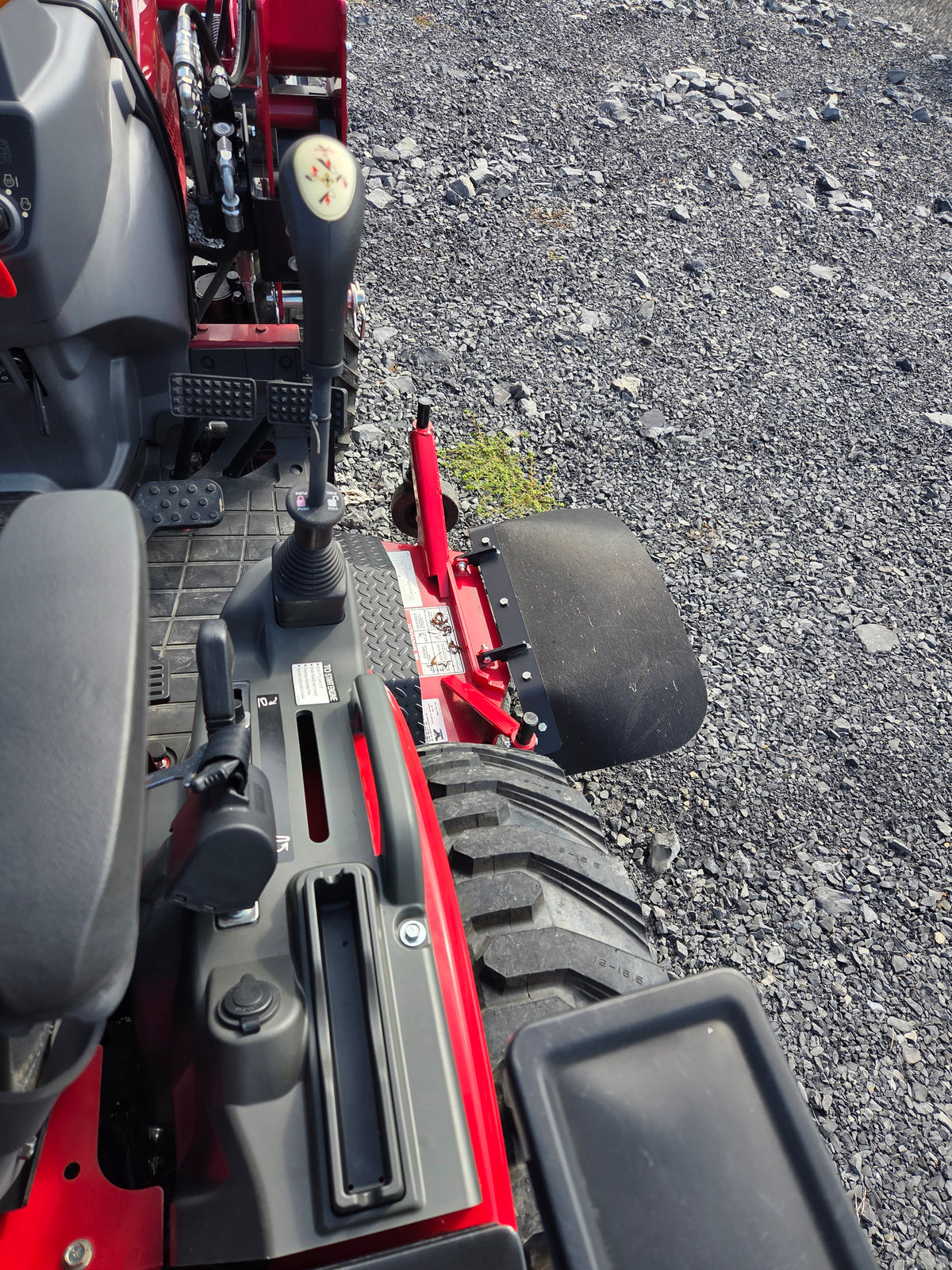Mahindra Max 26XLT Hst Tractor w/ Loader and 60" Mower
