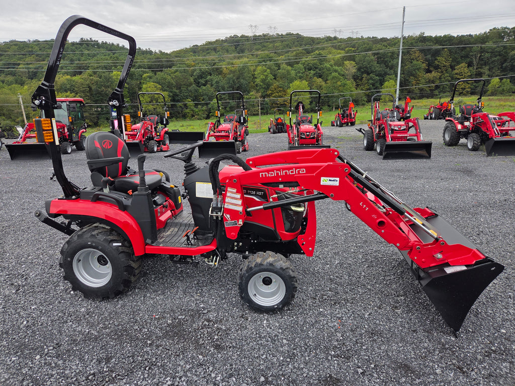Mahindra 1126 HST Tractor w/ Loader