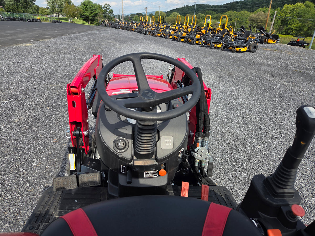 Mahindra 2123 HST Tractor with Loader