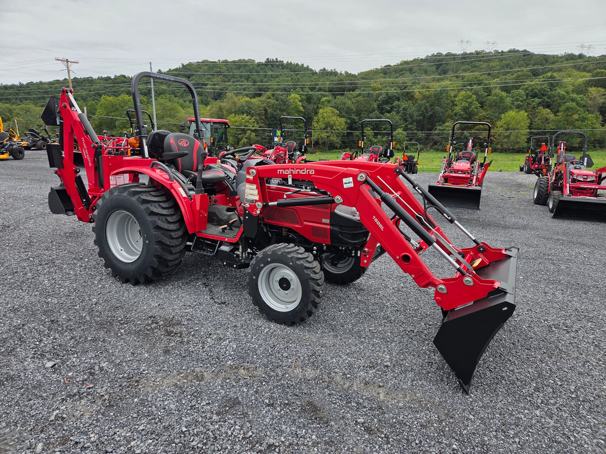Mahindra 1626 Hst Tractor w/ Loader and Backhoe