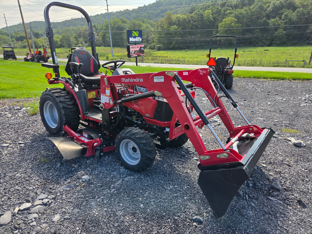 Mahindra MAX 26XLT HST Tractor