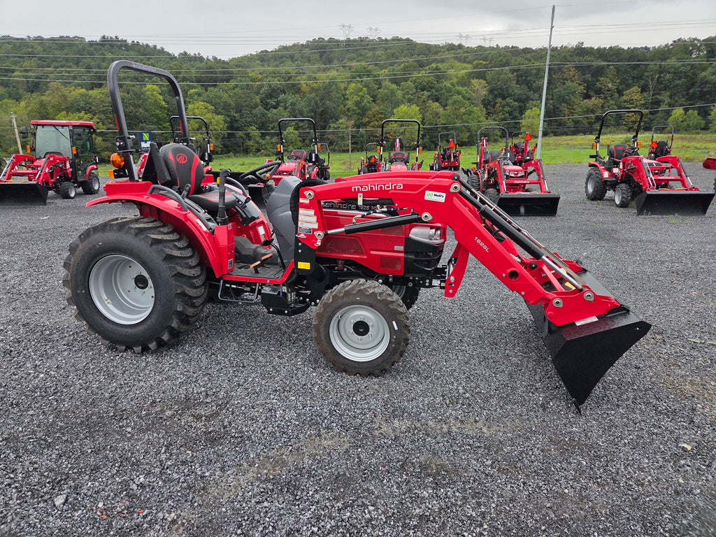 Mahindra 1626 Hst Tractor w/ Loader