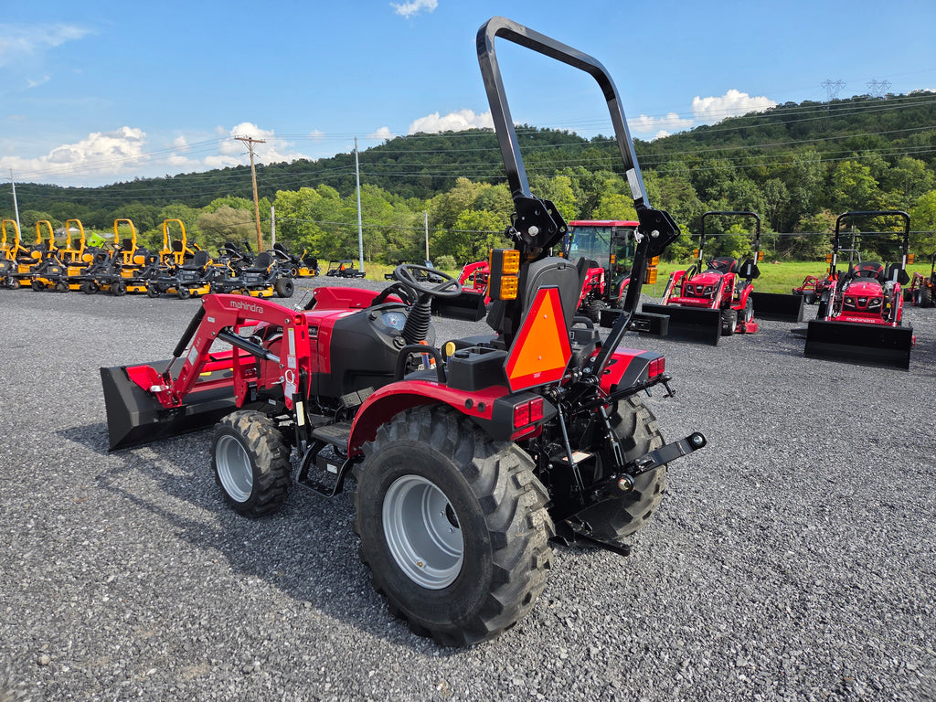 Mahindra 2123 HST Tractor with Loader