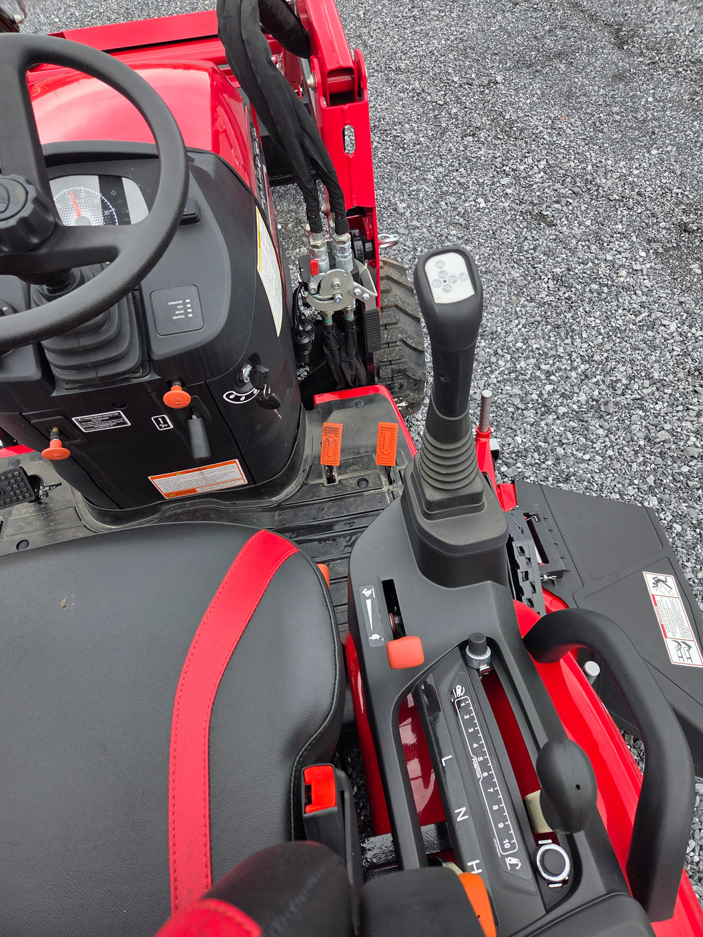 Mahindra 1120 Hst Tractor w/ Loader and 60" Mower