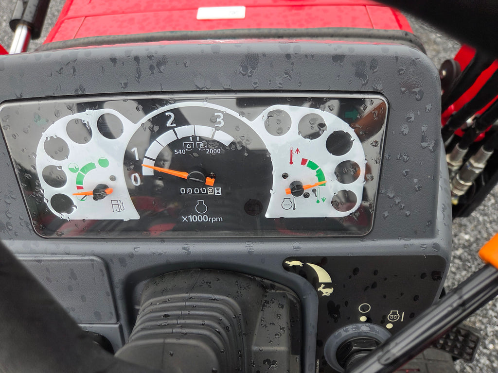 Mahindra 1626 Hst Tractor w/ Loader