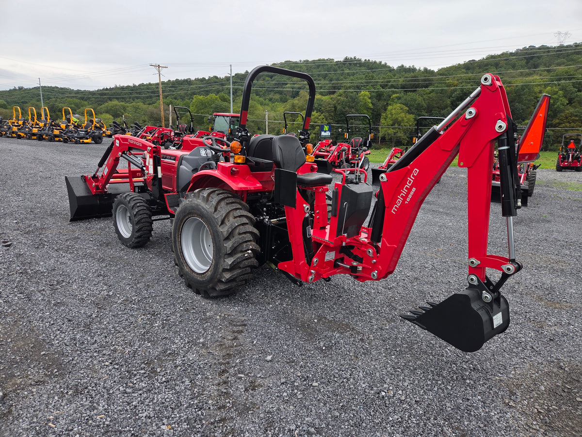 Mahindra 1626 Hst Tractor w/ Loader and Backhoe