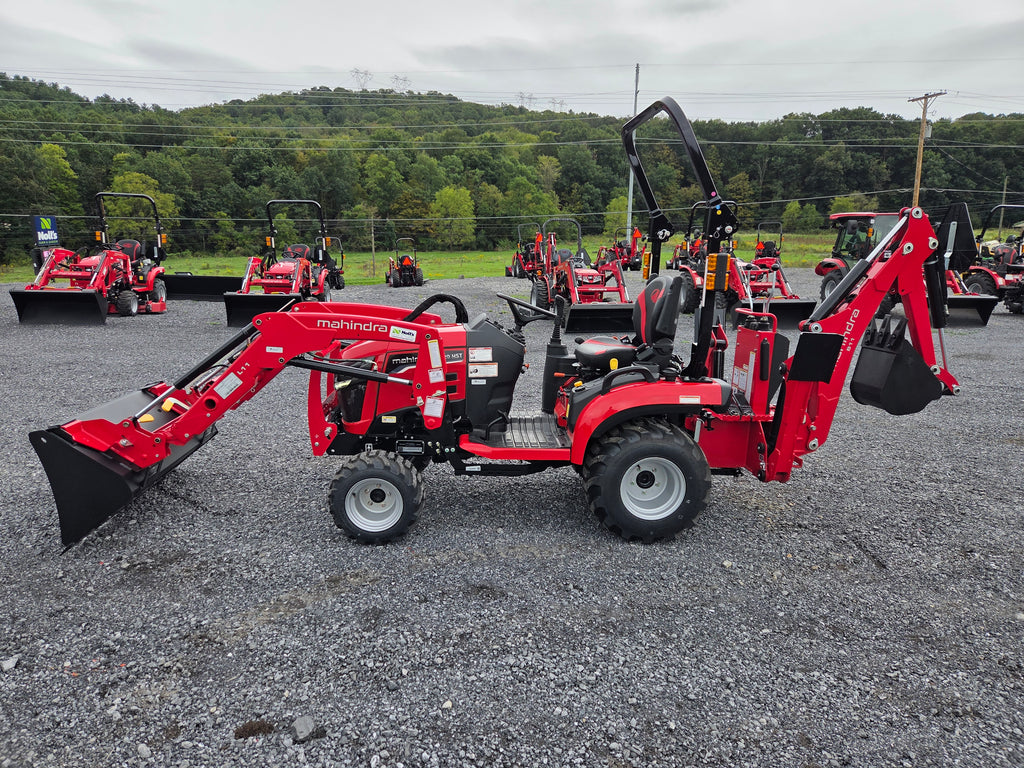 Mahindra 1120 Hst Tractor w/ Loader and Backhoe