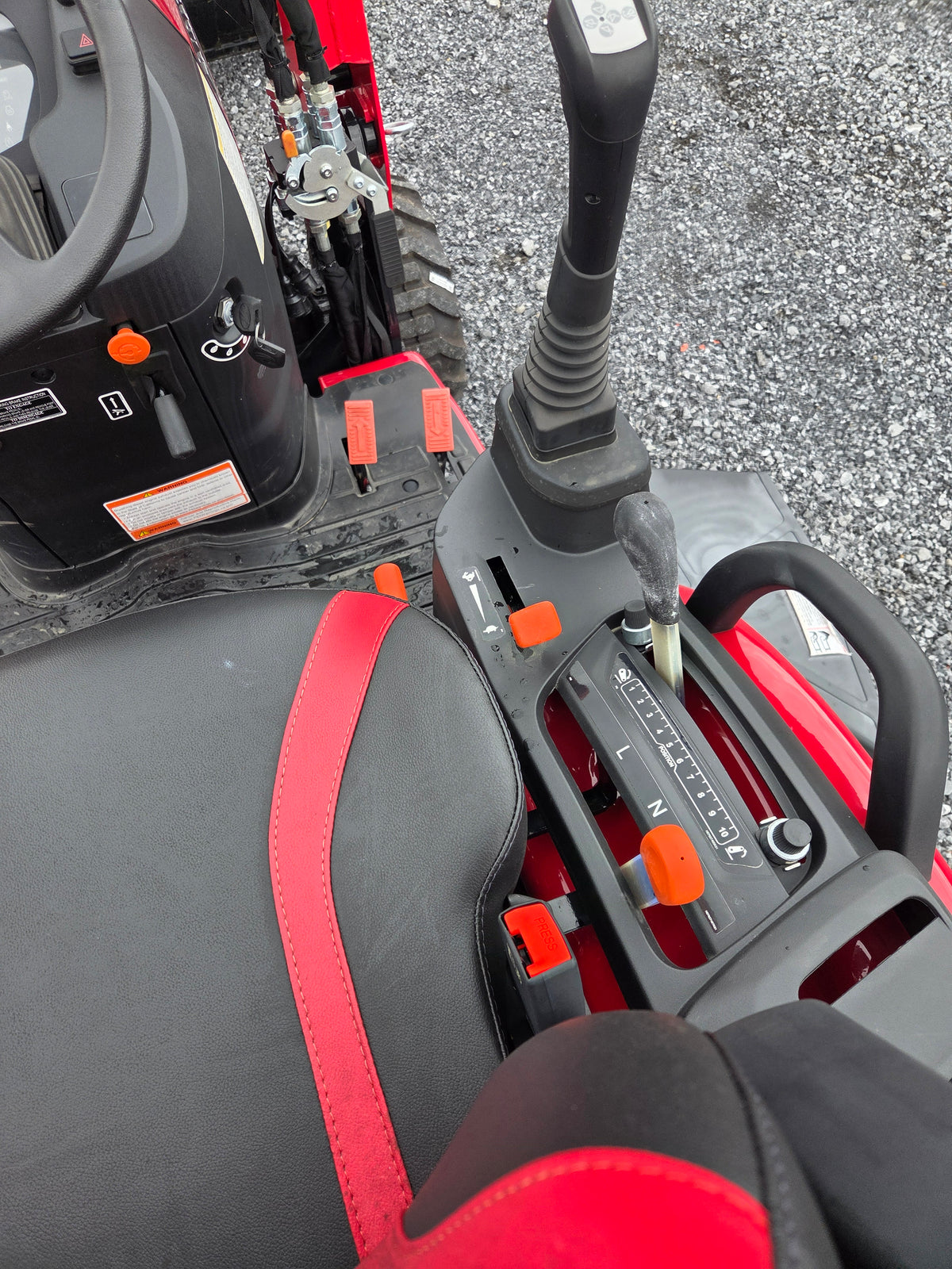 Mahindra 1120 Hst Tractor w/ Loader and 54" Mower