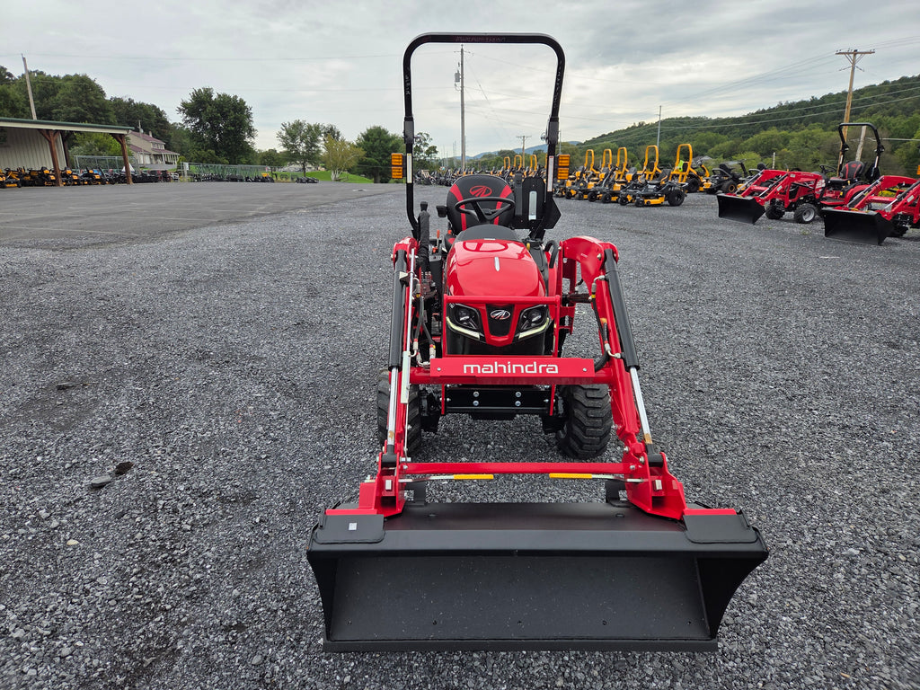 Mahindra 1126 HST Tractor w/ Loader