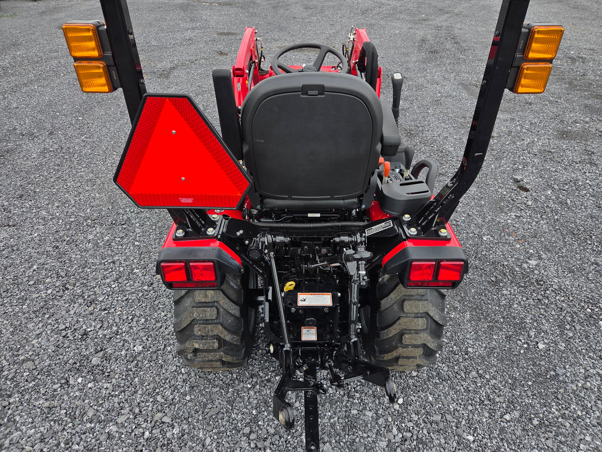 Mahindra 1126 HST Tractor w/ Loader