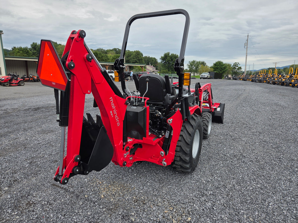Mahindra 2126 Hst Tractor w/ Loader and Backhoe