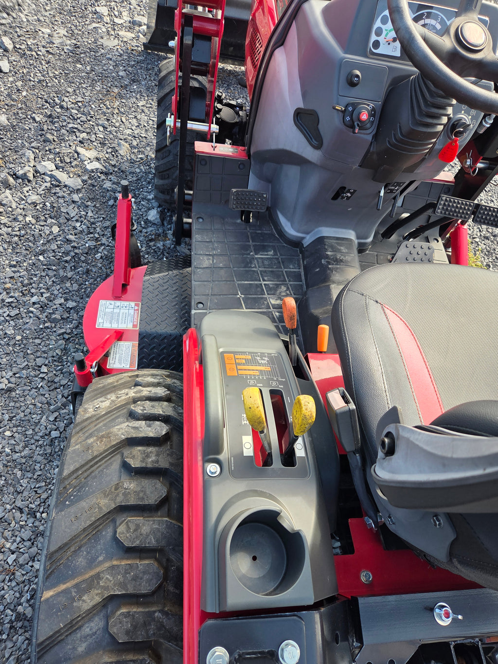 Mahindra Max 26XLT Hst Tractor w/ Loader and 60" Mower